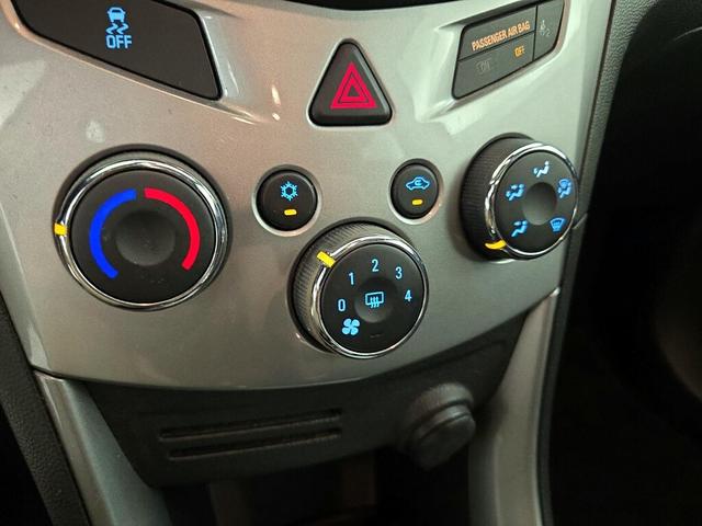 Photo of 2016 Orange Chevrolet Trax