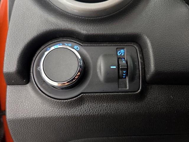 Photo of 2016 Orange Chevrolet Trax
