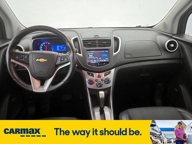 Photo of 2016 Orange Chevrolet Trax