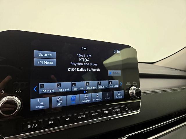 Photo of 2022 Black Mitsubishi Outlander