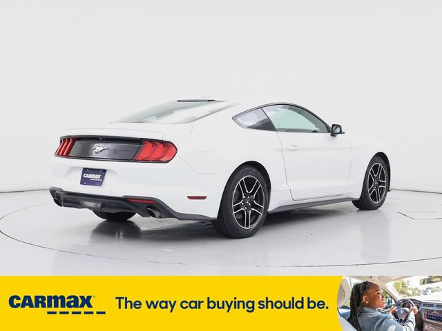Photo of 2022 White Ford Mustang