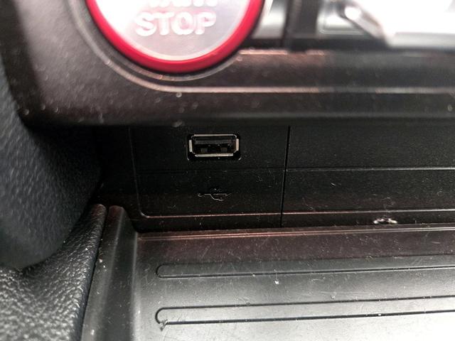 Photo of 2022 White Ford Mustang