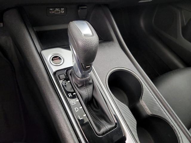 Photo of 2020 Silver Nissan Altima