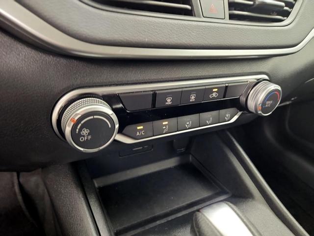 Photo of 2020 Silver Nissan Altima