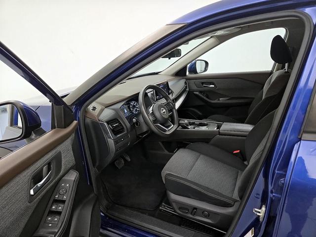 Photo of 2022 Blue Nissan Rogue