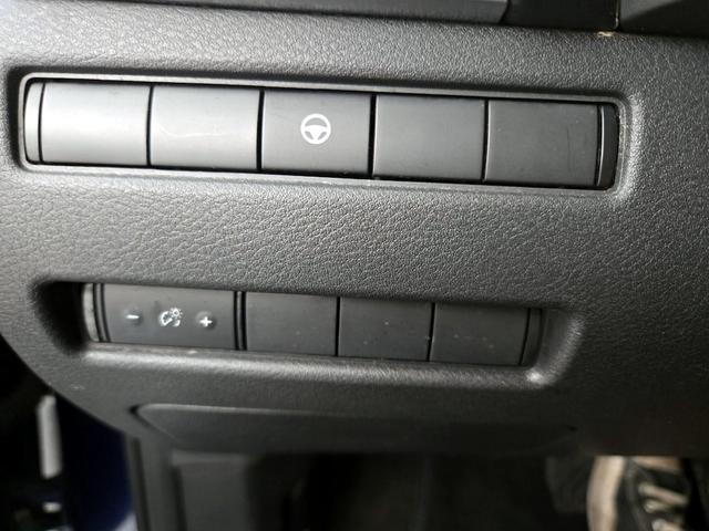 Photo of 2022 Blue Nissan Rogue