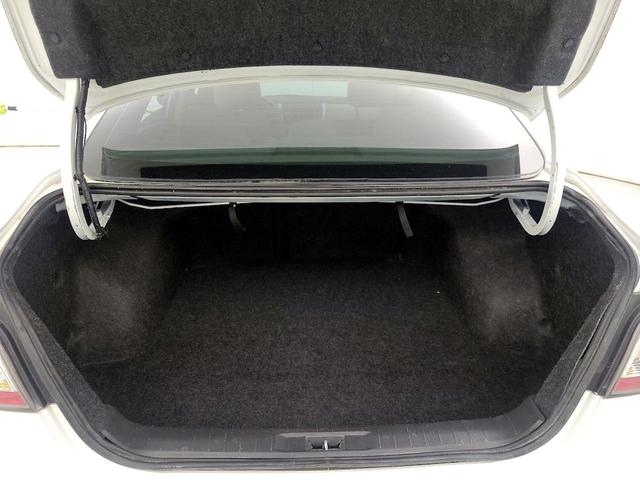Photo of 2015 White Nissan Altima