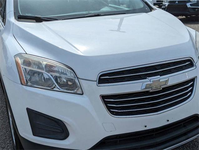 Photo of 2016 Summit White Chevrolet Trax
