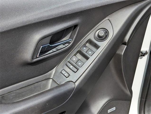 Photo of 2016 Summit White Chevrolet Trax
