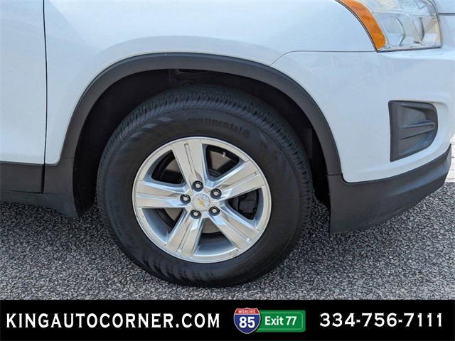 Photo of 2016 Summit White Chevrolet Trax