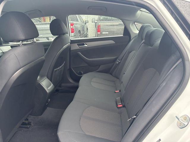 Photo of 2019 Quartz White Pearl Hyundai SONATA
