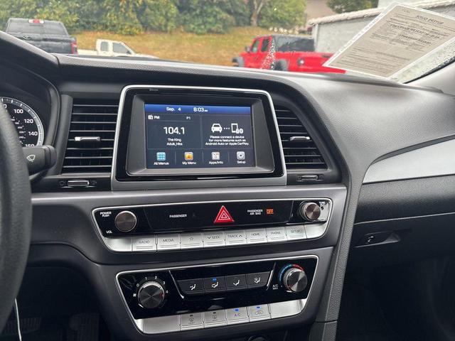 Photo of 2019 Quartz White Pearl Hyundai SONATA