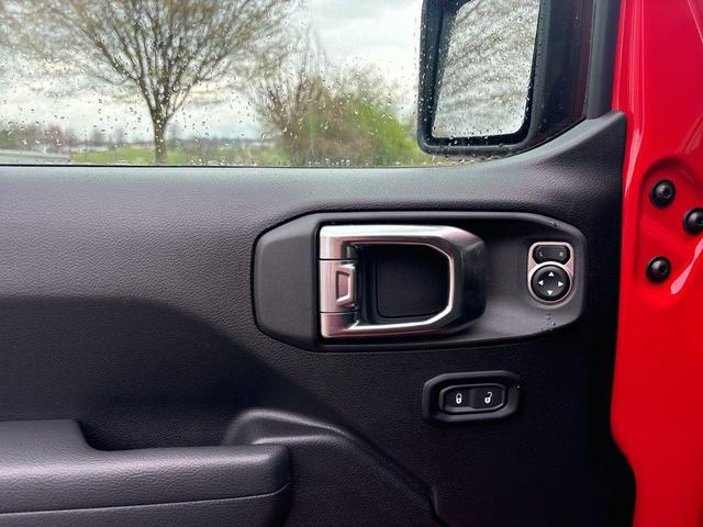 Photo of 2025 Firecracker Red Clearcoat Jeep Gladiator