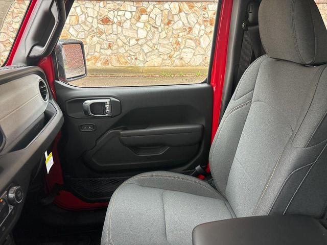 Photo of 2025 Firecracker Red Clearcoat Jeep Gladiator
