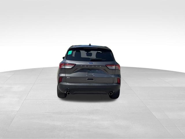 Photo of 2022 Carbonized Gray Metallic Ford Escape