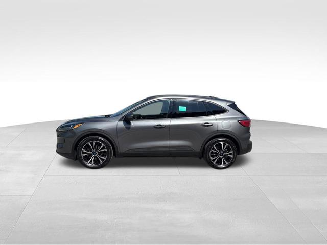 Photo of 2022 Carbonized Gray Metallic Ford Escape