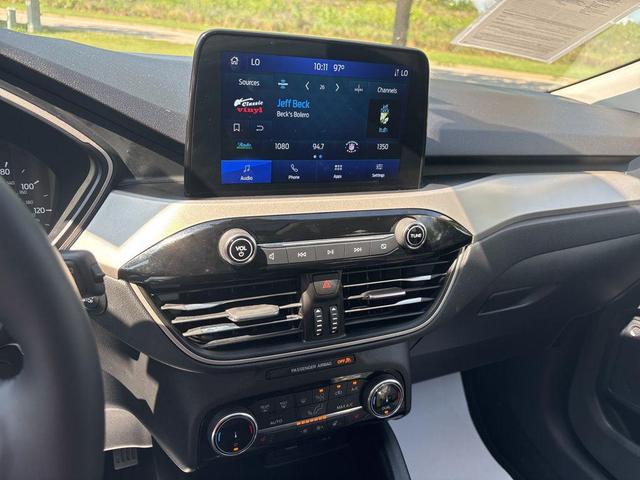 Photo of 2022 Carbonized Gray Metallic Ford Escape