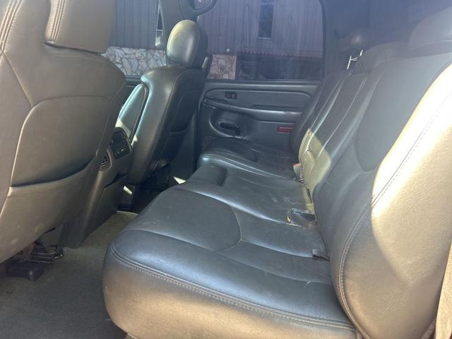 Photo of 2006 Victory Red GMC Sierra 3500