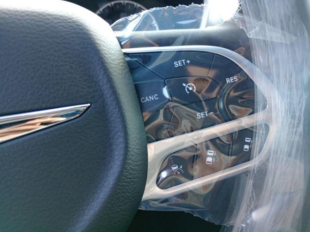 Photo of 2026 Red Hot Pearlcoat Chrysler Pacifica