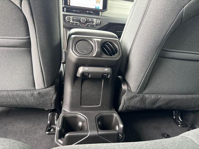 Photo of 2025 Anvil Clearcoat Jeep Gladiator
