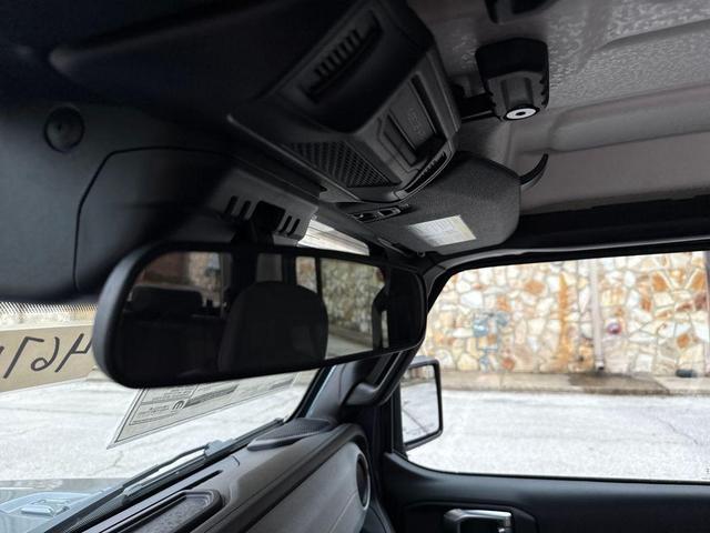 Photo of 2025 Anvil Clearcoat Jeep Gladiator