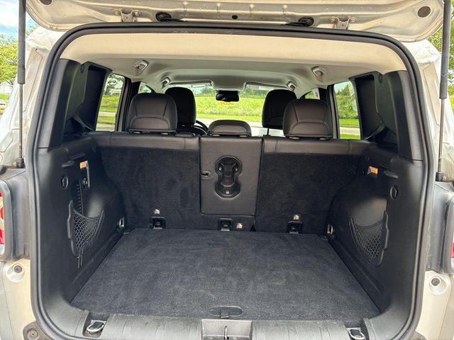 Photo of 2017 Glacier Metallic Jeep Renegade
