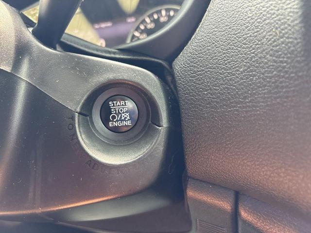 Photo of 2017 Glacier Metallic Jeep Renegade