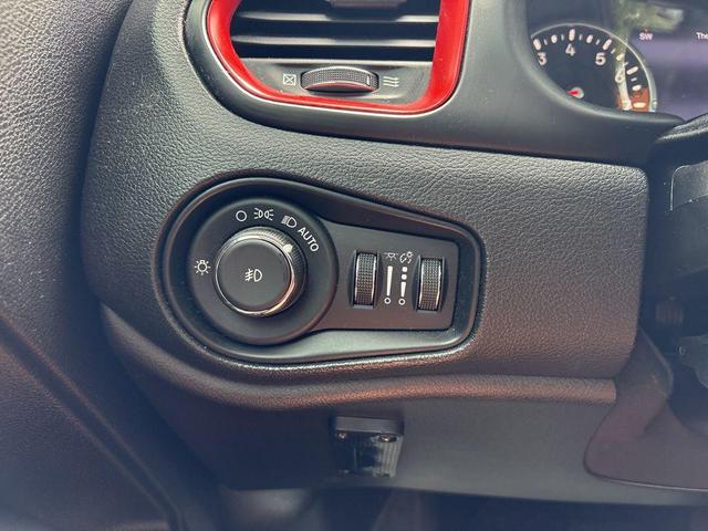 Photo of 2017 Glacier Metallic Jeep Renegade