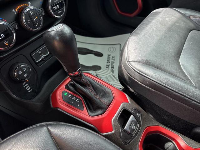 Photo of 2017 Glacier Metallic Jeep Renegade