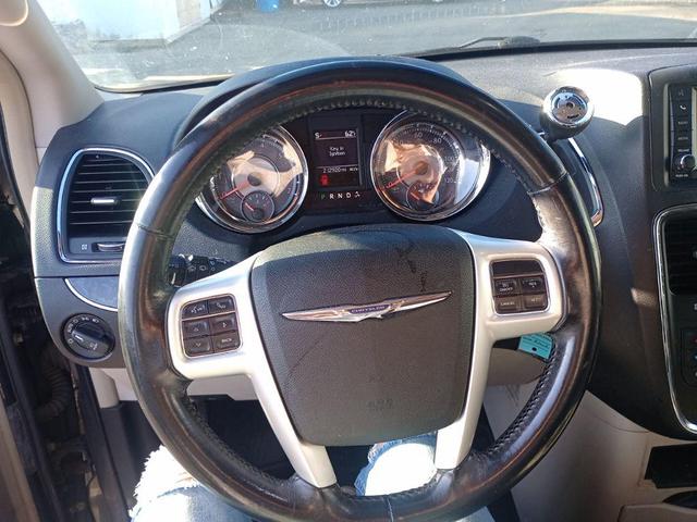 Photo of 2014 Maximum Steel Metallic Clearcoat Chrysler Town & Country