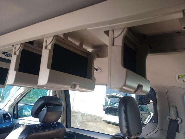 Photo of 2014 Maximum Steel Metallic Clearcoat Chrysler Town & Country