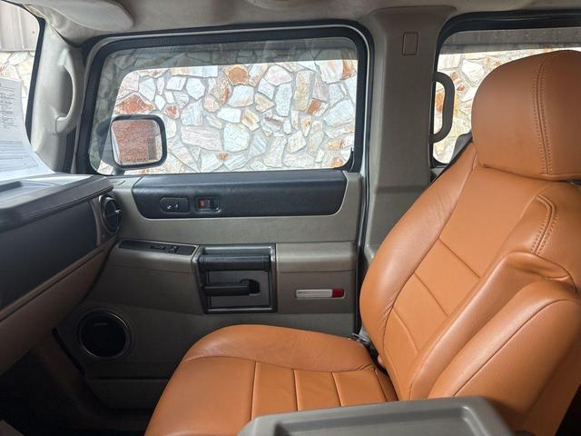 Photo of 2003 White Hummer H2