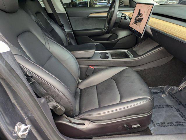 Photo of 2023 Silver/Gray Tesla Model 3