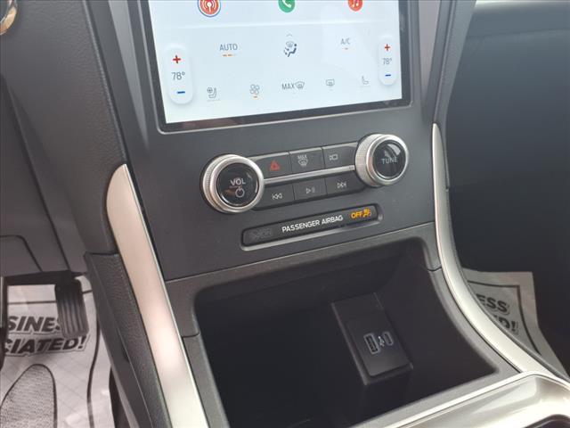 Photo of 2023 Carbonized Gray Metallic Ford Edge