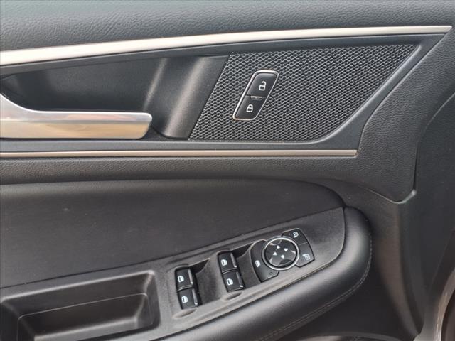 Photo of 2023 Carbonized Gray Metallic Ford Edge