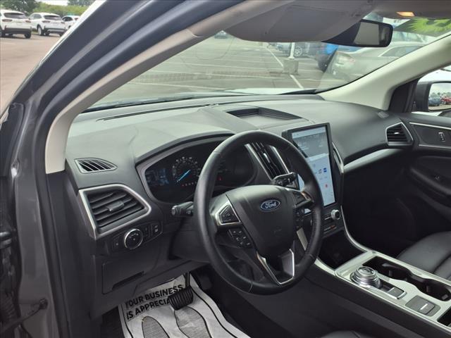 Photo of 2023 Carbonized Gray Metallic Ford Edge