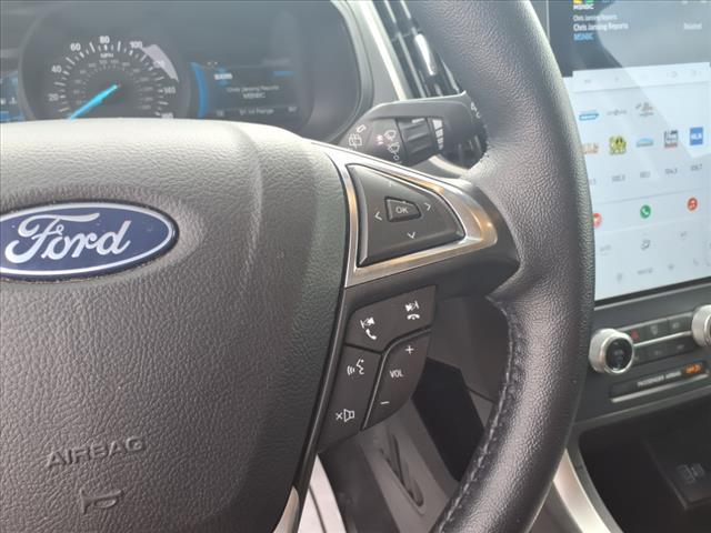 Photo of 2023 Carbonized Gray Metallic Ford Edge