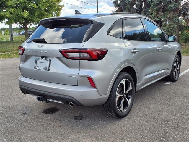 Photo of 2023 Silver Ford Escape