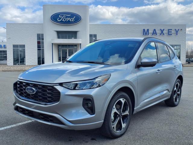Photo of 2023 Silver Ford Escape