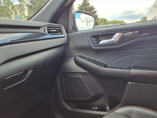 Photo of 2023 Silver Ford Escape
