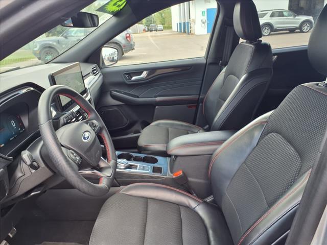 Photo of 2023 Silver Ford Escape
