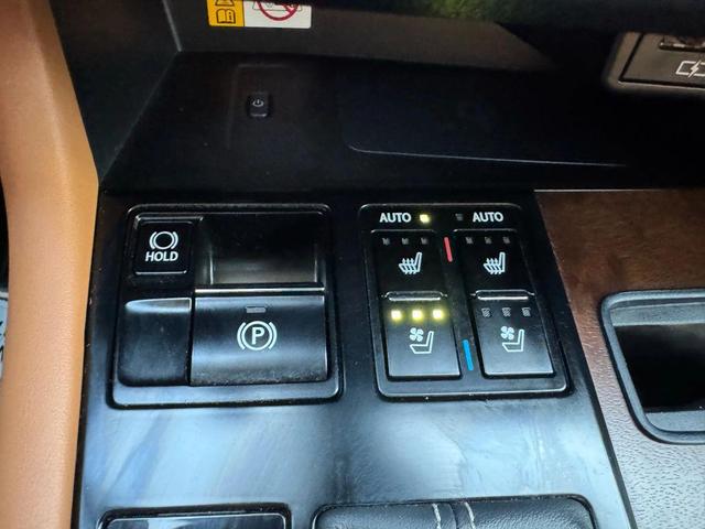 Photo of 2022 Gray Lexus RX 350