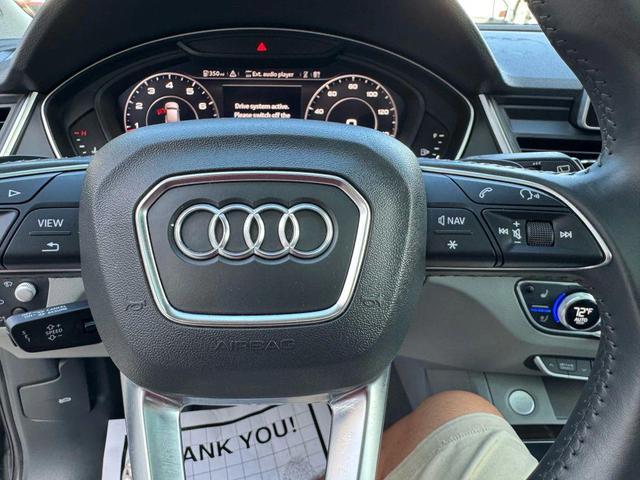 Photo of 2019 Gray Audi Q5
