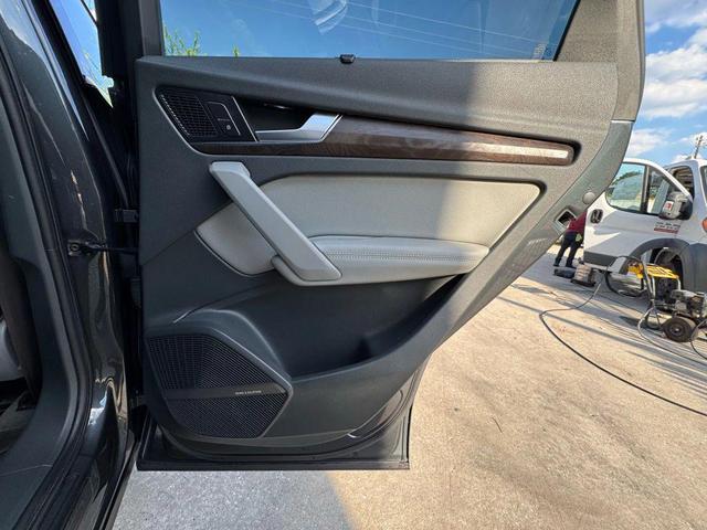 Photo of 2019 Gray Audi Q5