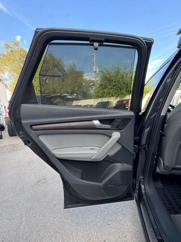 Photo of 2019 Gray Audi Q5