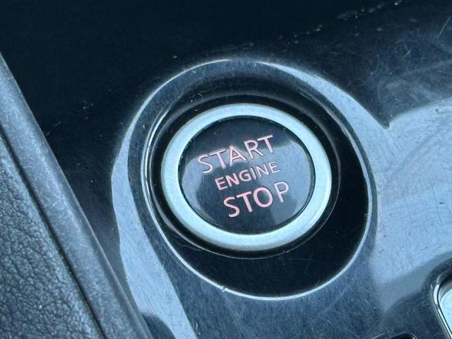 Photo of 2020 Gun Metallic Nissan Versa