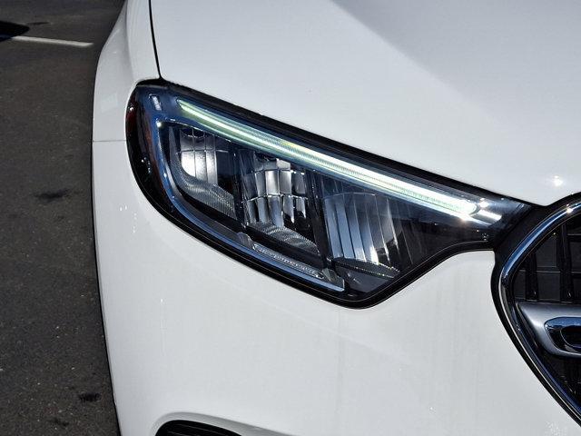 Photo of 2025 Polar White Mercedes-Benz GLC 300