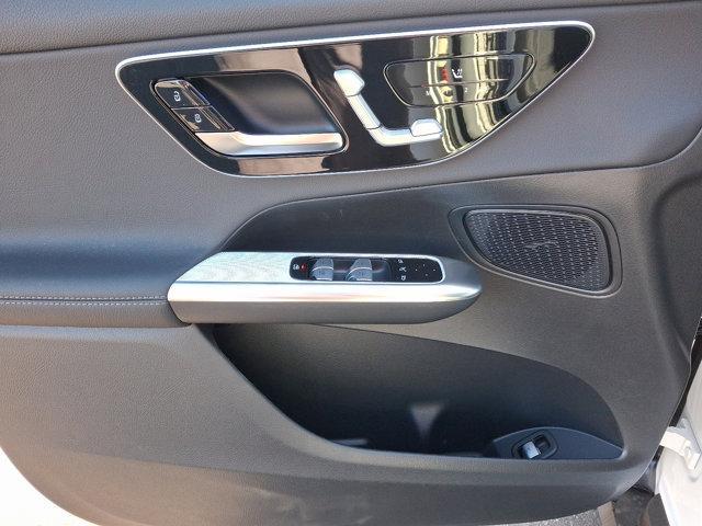 Photo of 2025 Polar White Mercedes-Benz GLC 300
