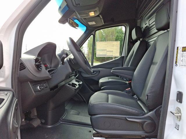 Photo of 2025 Arctic White Mercedes-Benz Sprinter 2500