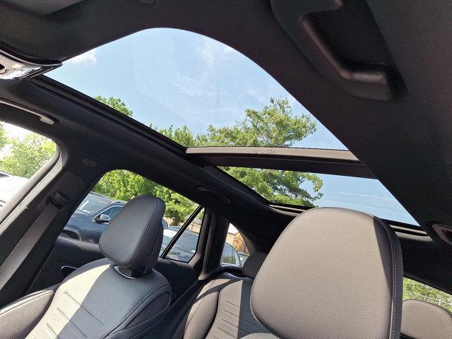 Photo of 2025 Polar White Mercedes-Benz GLC 300